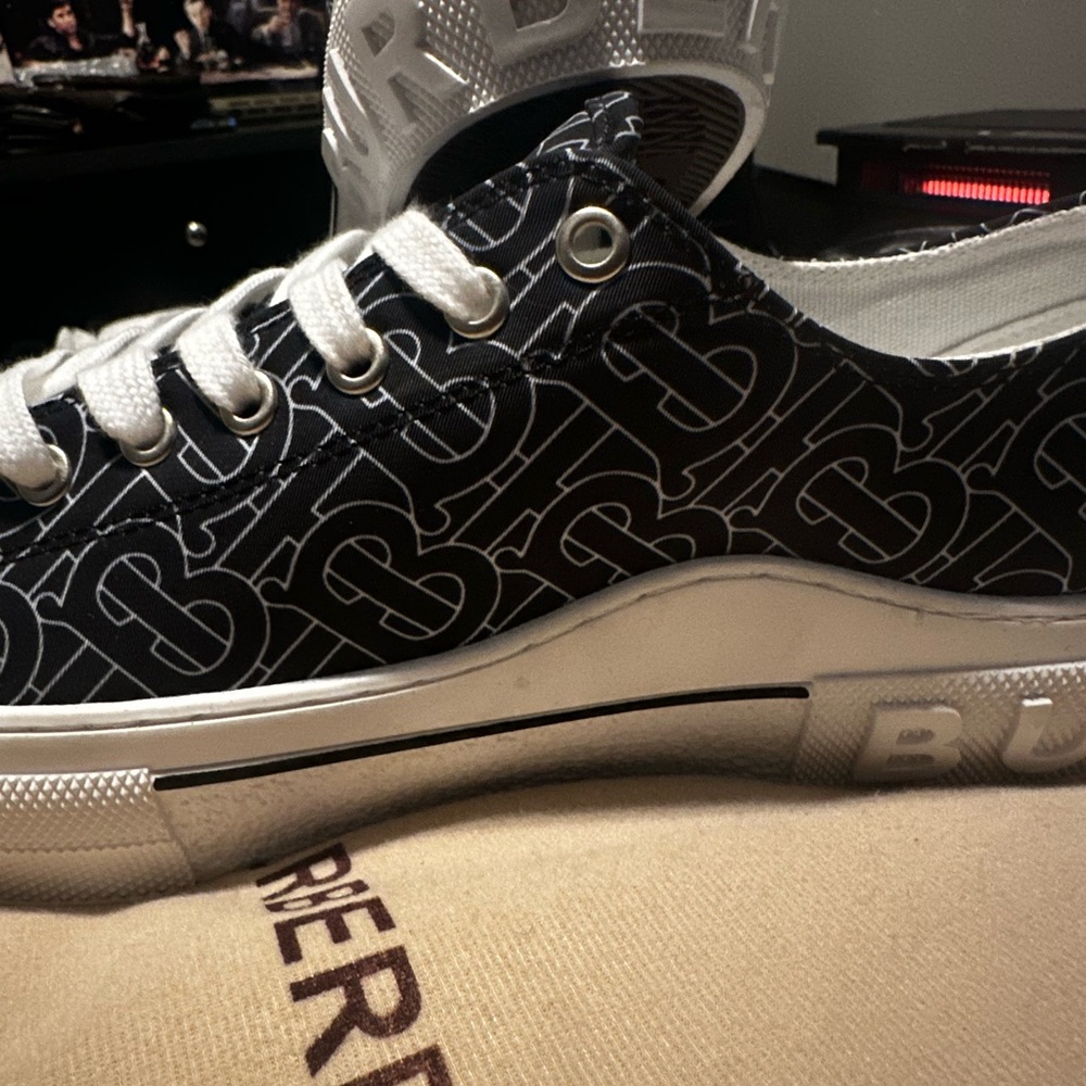Burberry Navy Monogram Low-Top Sneakers with White Trim - Picture 4 of 4